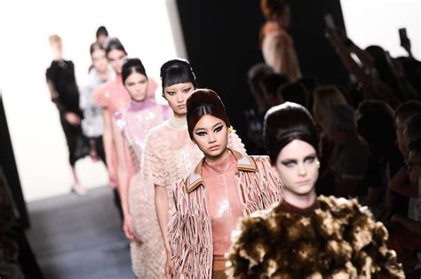 Le (non) pellicce di Fendi alla sfilata Haute Couture 2018/2019